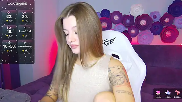 Snapshot of LindaBrilliant chatting on 3, 10, 2025 LindaBrilliant online show from 3, 10, 2025