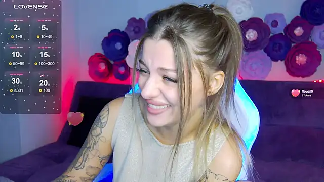 Snapshot of LindaBrilliant chatting on 15, 9, 2025 LindaBrilliant online show from 15, 9, 2025