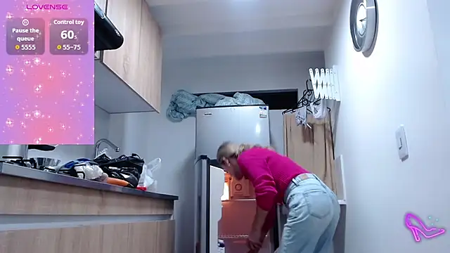 AllysonStonne online show from 18, 10, 2025