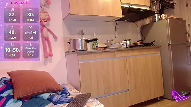 Snapshot of AllysonStonne chatting on 6, 2, 2026 AllysonStonne online show from 6, 2, 2026