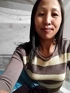 cute love00 online show from 25, 11, 2025