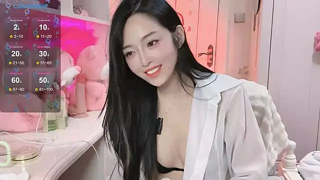 Snapshot of Ya-Ya- chatting on 8, 11, 2025 Ya-Ya- online show from 8, 11, 2025