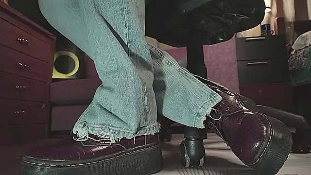 gigifontaine   online show from 26, 10, 2025