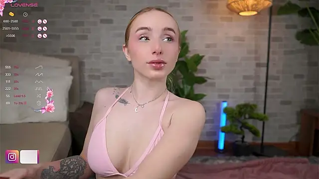 Snapshot of BabyyyLunaX chatting on 13, 2, 2026 BabyyyLunaX online show from 13, 2, 2026