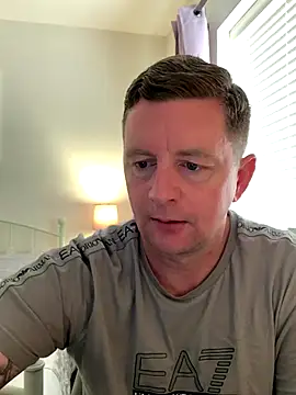 Crusher19830 online show from 2, 11, 2025