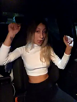 Snapshot of PetiteSecrets chatting on 9, 10, 2025 PetiteSecrets online show from 9, 10, 2025