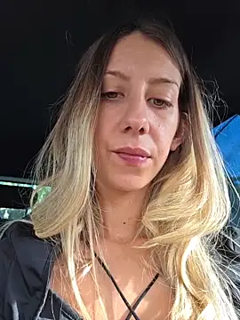 Snapshot of PetiteSecrets chatting on 9, 11, 2025 PetiteSecrets online show from 9, 11, 2025