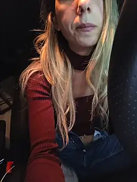 Snapshot of PetiteSecrets chatting on 30, 11, 2025 PetiteSecrets online show from 30, 11, 2025