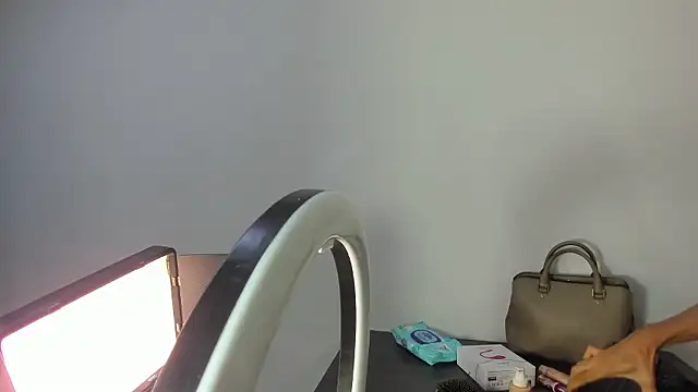 Aisha hotts777 online show from 17, 1, 2026