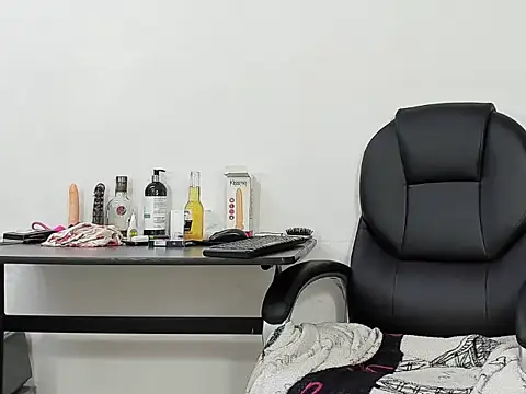 Aisha hotts777 online show from 25, 9, 2025