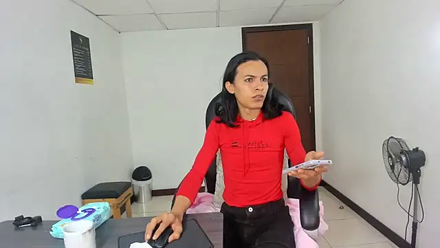 Aisha hotts777 online show from 13, 2, 2026