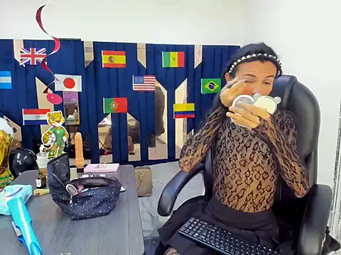 Aisha hotts777 online show from 12, 6, 2026