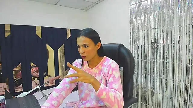 Aisha hotts777 online show from 7, 5, 2026