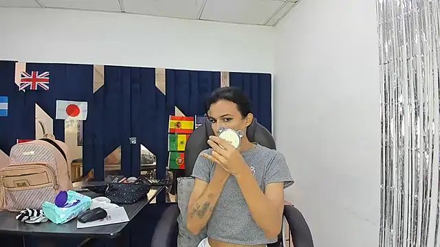 Aisha hotts777 online show from 18, 7, 2026