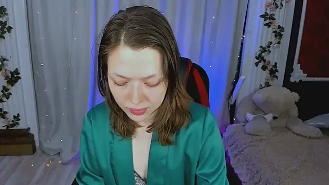 Lunar Lily online show from 23, 10, 2025