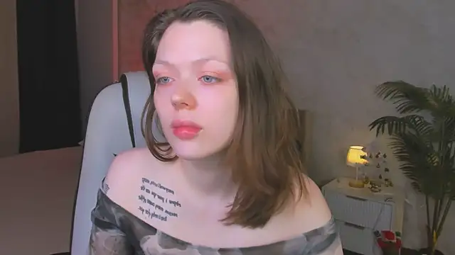 Snapshot of Lunar_Lily chatting on 7, 1, 2026 Lunar Lily online show from 7, 1, 2026