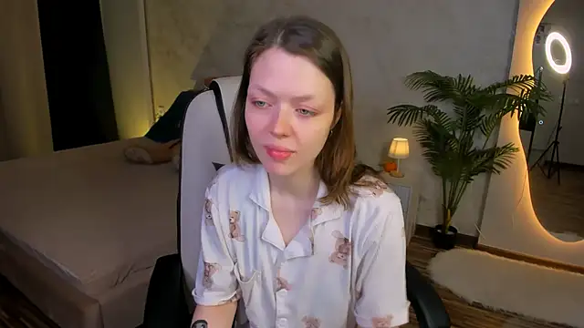 Snapshot of Lunar_Lily chatting on 17, 12, 2025 Lunar Lily online show from 17, 12, 2025