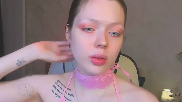 Snapshot of Lunar_Lily chatting on 12, 1, 2026 Lunar Lily online show from 12, 1, 2026