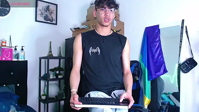 Gael Jones online show from 5, 10, 2025