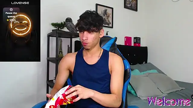 Gael Jones online show from 5, 11, 2025