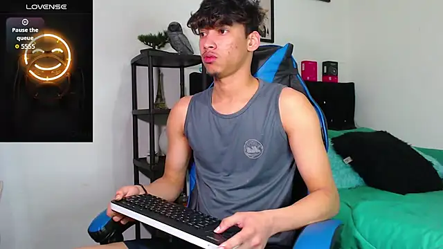 Gael Jones online show from 4, 11, 2025