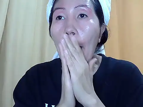 Elara8309 online show from 12, 11, 2025