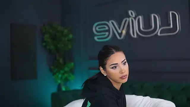 SiennaRuh online show from 11, 10, 2025