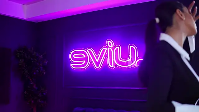 SiennaRuh online show from 28, 10, 2025