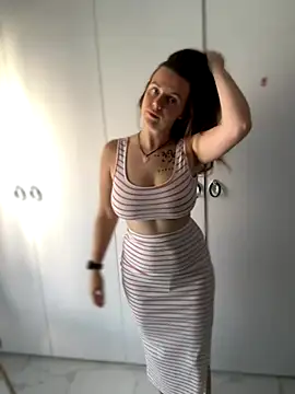 TenderLaGlamor online show from 7, 10, 2025