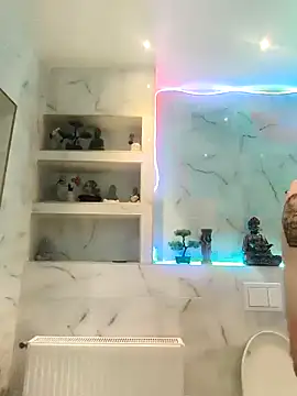 papichulo0099 online show from 28, 11, 2025