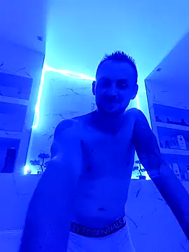 papichulo0099 online show from 25, 10, 2025