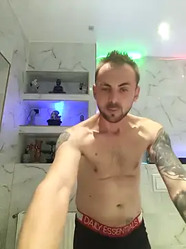 papichulo0099 online show from 8, 11, 2025