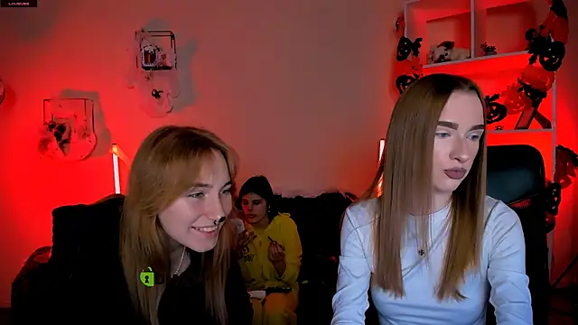 lizzie boom online show from 21, 10, 2025