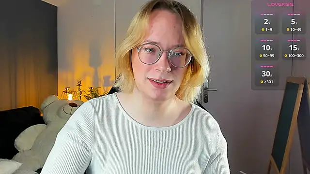 Amanda Butlerr online show from 2, 11, 2025