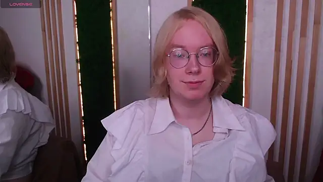 Snapshot of Amanda_Butlerr chatting on 12, 7, 2026 Amanda Butlerr online show from 12, 7, 2026