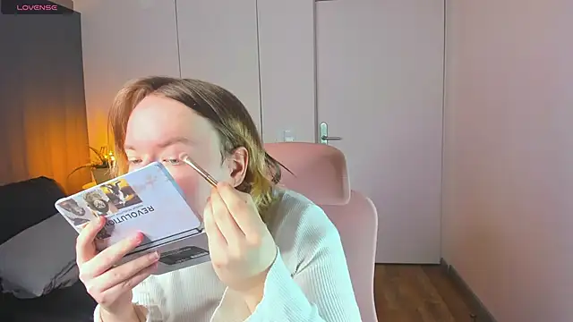 Amanda Butlerr online show from 2, 4, 2026