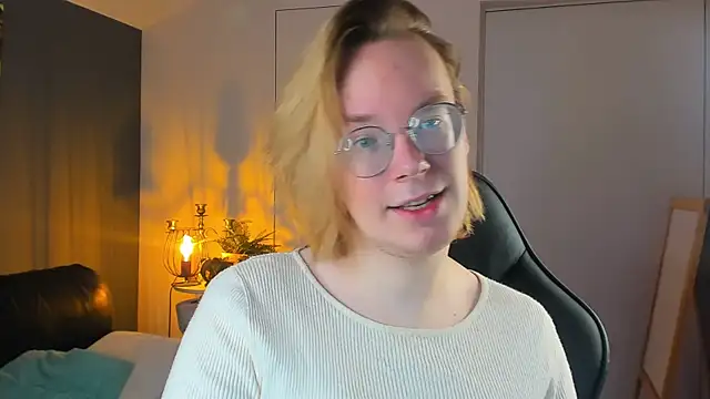 Amanda Butlerr online show from 18, 10, 2025