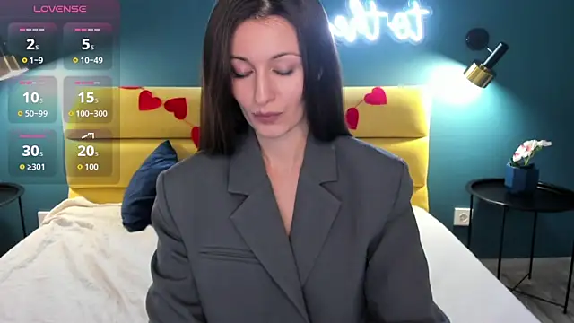 Joan Nelson online show from 5, 3, 2026