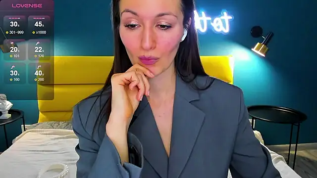 Joan Nelson online show from 18, 1, 2026