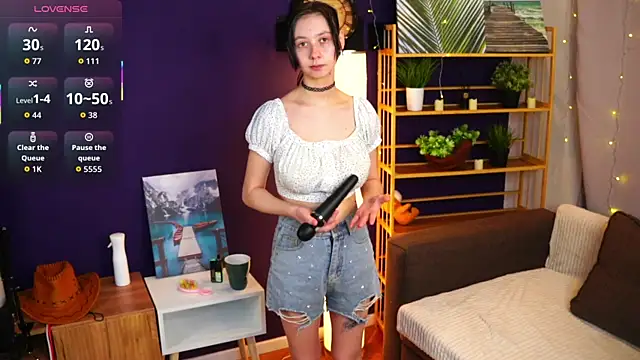 SuzanneHowse online show from 23, 2, 2026