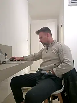 mrlyuis online show from 15, 12, 2025