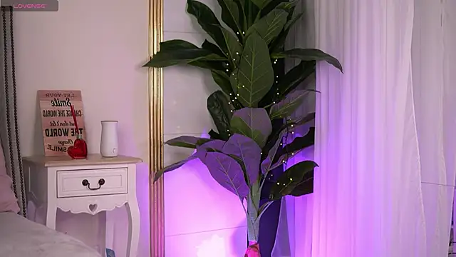 RebeccaRese online show from 3, 4, 2026