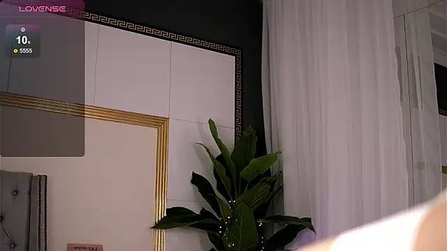 RebeccaRese online show from 10, 3, 2026