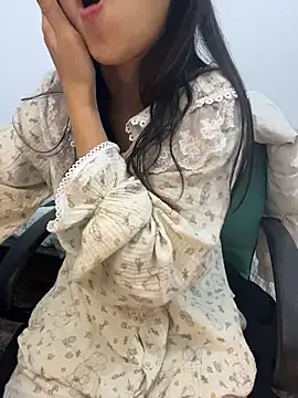 bunny b4nny online show from 4, 12, 2025