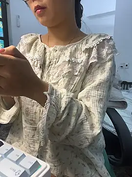 bunny b4nny online show from 28, 11, 2025