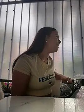 TessaCooper1 online show from 25, 6, 2026