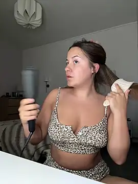 AlyssaAngell online show from 9, 10, 2025