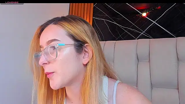 kristal joi dl online show from 18, 11, 2025