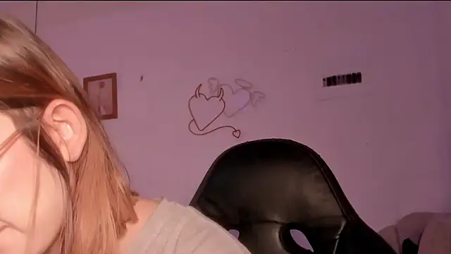 kristal joi dl online show from 24, 9, 2025