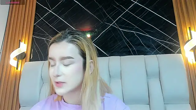 kristal joi dl online show from 6, 11, 2025